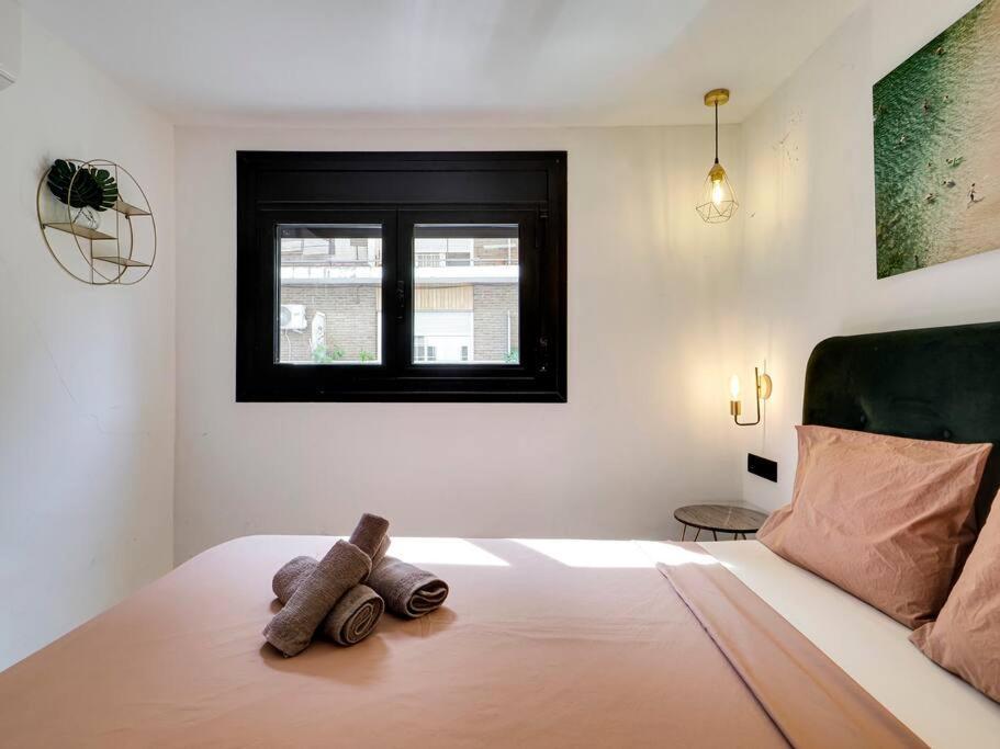 Casa Maria Townhouse- Terrace-4 Bedrooms L'Hospitalet de Llobregat Exteriör bild